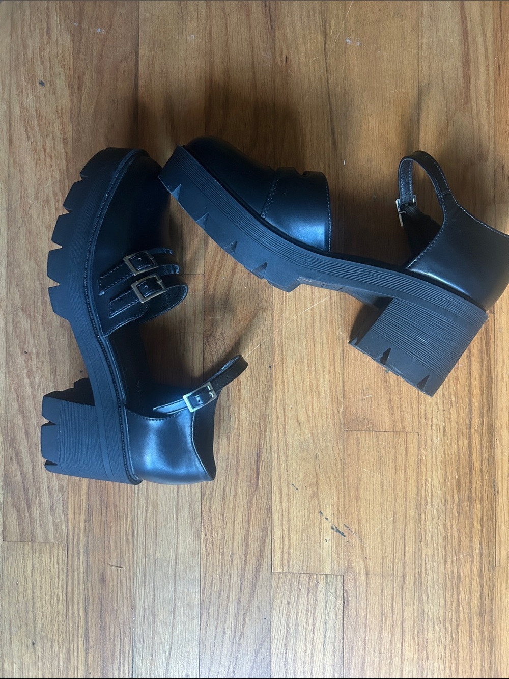 Arizona Jean Company Black Chunky Heel Sandals with Buckle Straps